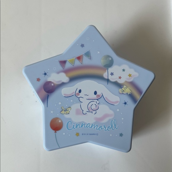 SOLD Cinnamon Roll Bundle - Picture 5 of 5